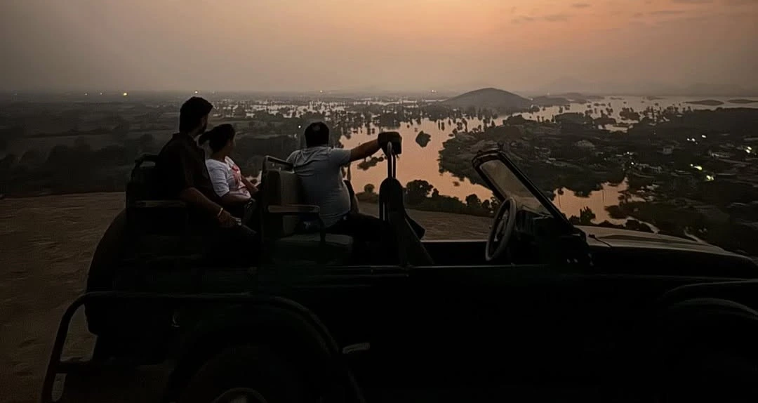 Guests enjoying a luxury safari experience in India’s national parks with exclusive wildlife viewing.